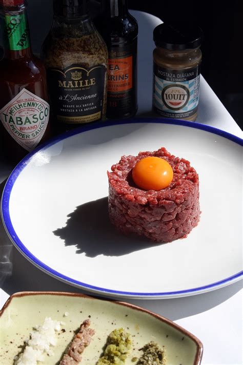 Trucos (de chefs) para lograr el steak tartar perfecto en casa